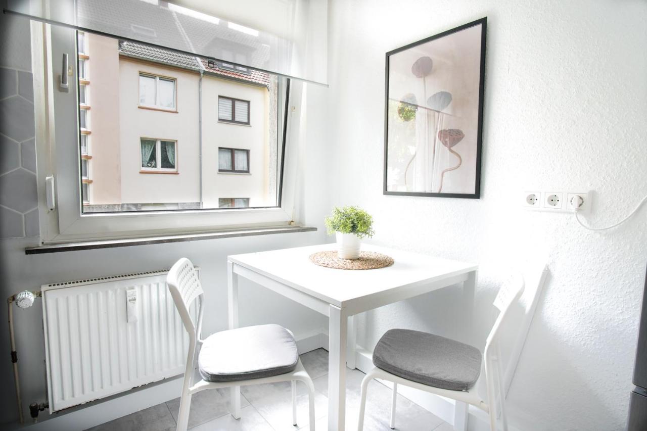 Homefy Bright And Cozy Holiday Apartment - Washer & Dryer - Free Parking Essen Eksteriør billede